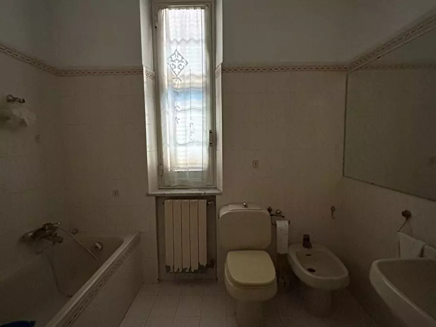 Immagine 32 di Porzione di casa in vendita  a Sarzana