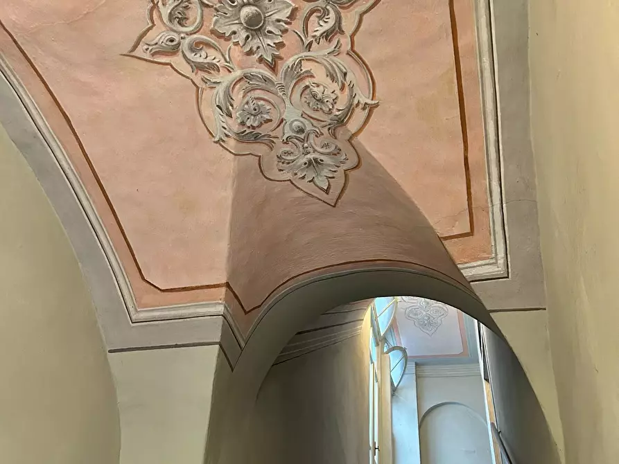 Immagine 2 di Pentalocale in vendita  a Sarzana