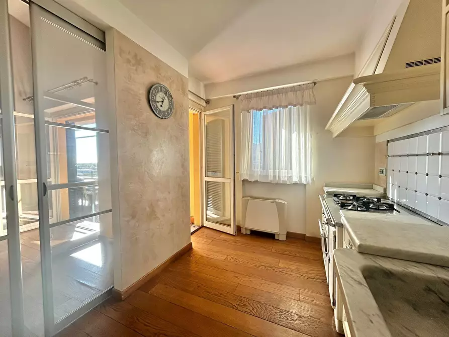 Immagine 26 di Attico in vendita  a Sarzana