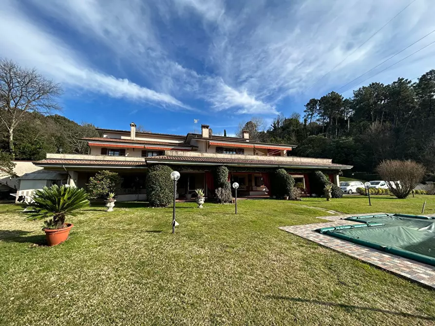 Immagine 12 di Villa in vendita  a Sarzana