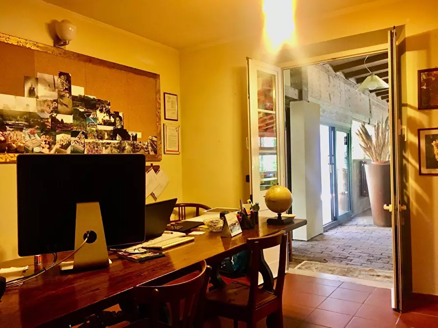 Immagine 29 di Agriturismo in vendita  a Castelnuovo Magra