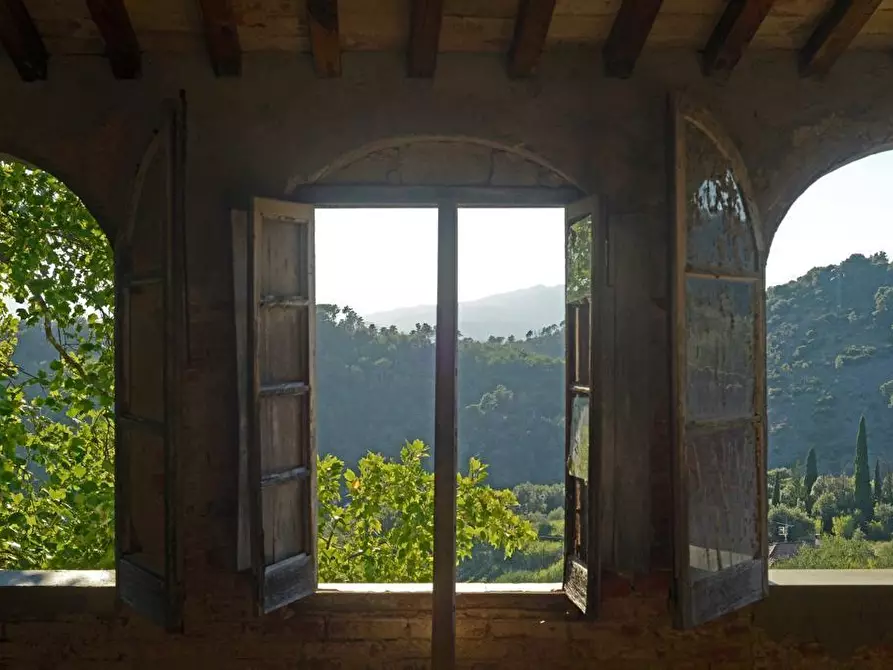 Immagine 39 di Villa in vendita  a Sarzana