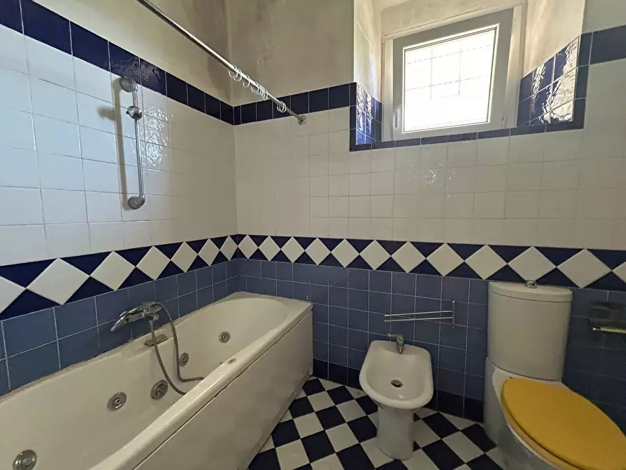 Immagine 36 di Casa indipendente in vendita  a Sarzana