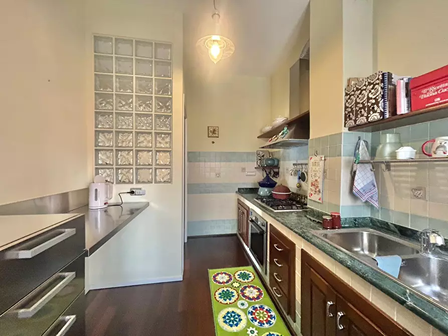 Immagine 25 di Trilocale in vendita  a Sarzana