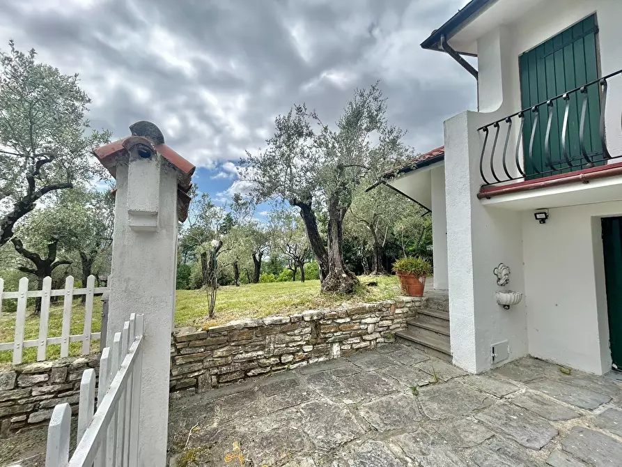 Immagine 19 di Casa indipendente in vendita  a Castelnuovo Magra