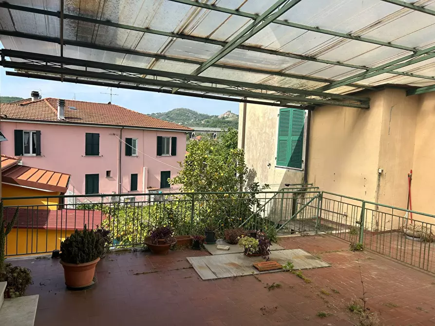 Immagine 8 di Porzione di casa in vendita  a Sarzana