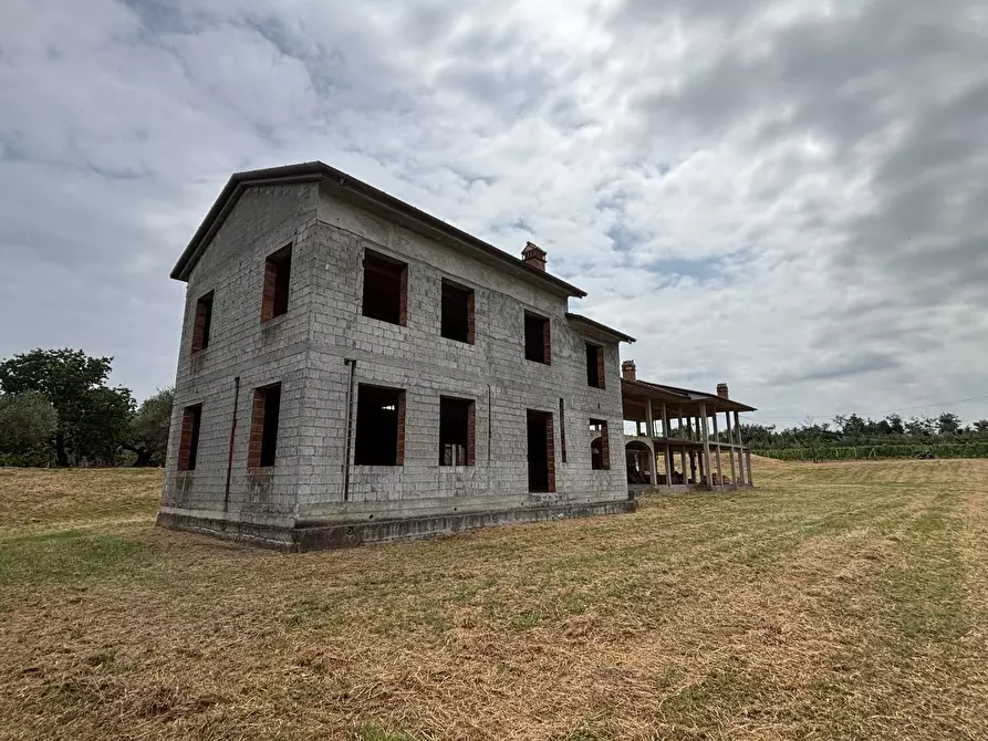Immagine 2 di Rustico / casale in vendita  a Sarzana