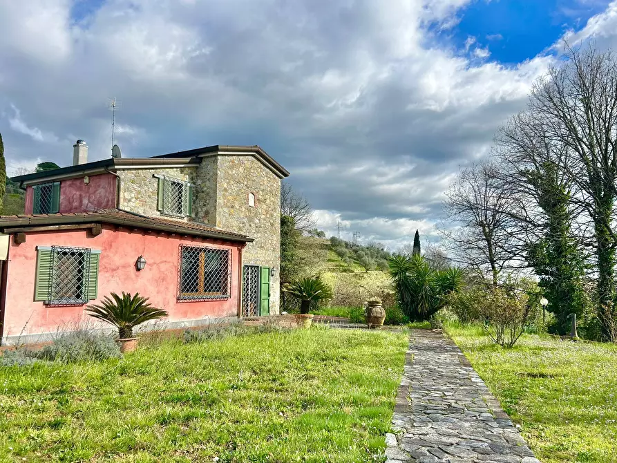 Immagine 21 di Casa indipendente in vendita  a Sarzana