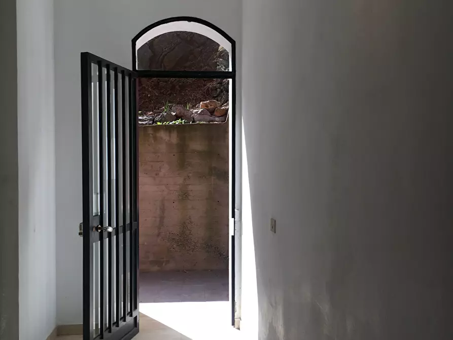 Immagine 7 di Monolocale in vendita  a Ameglia