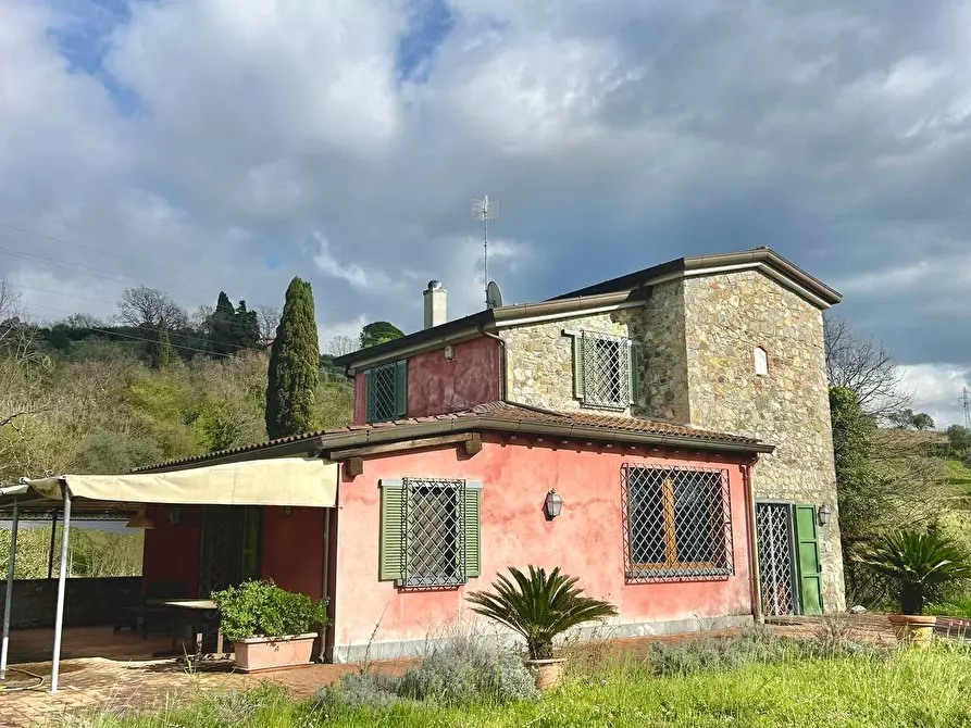 Immagine 15 di Casa indipendente in vendita  a Sarzana