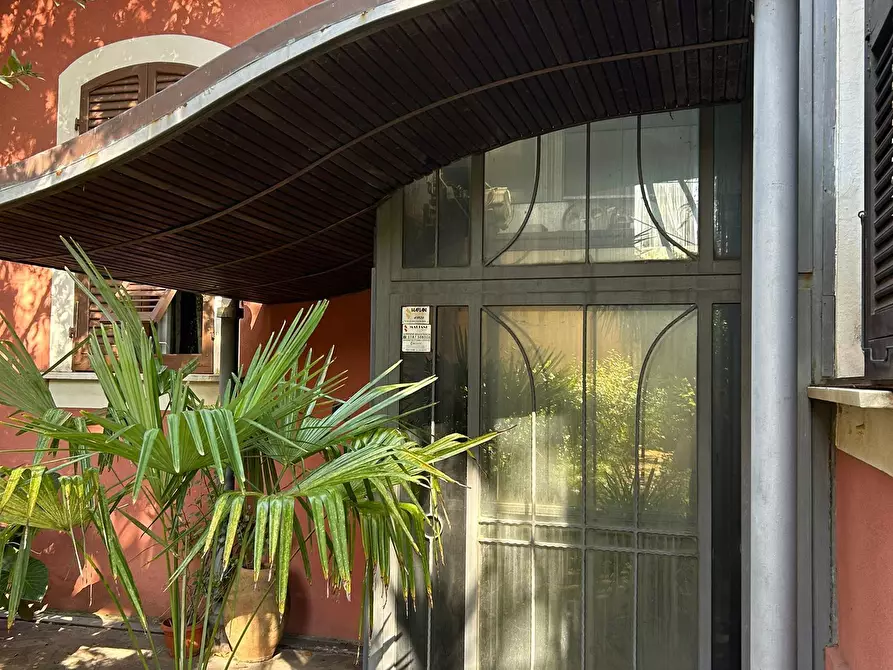 Immagine 10 di Pentalocale in vendita  a Sarzana