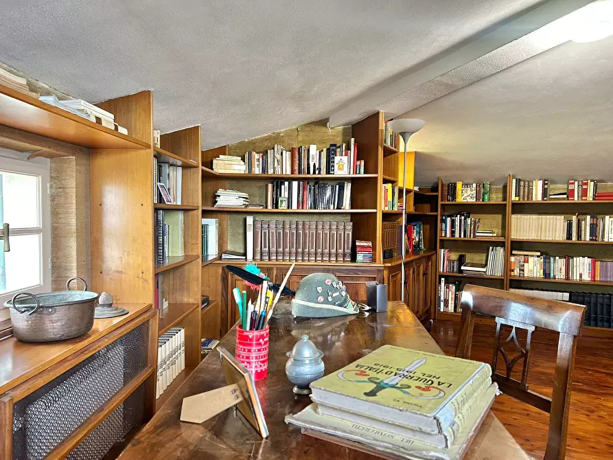 Immagine 65 di Casa indipendente in vendita  a Castelnuovo Magra