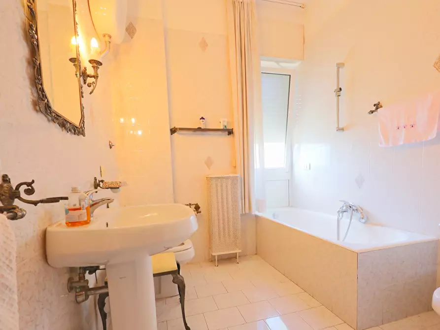 Immagine 19 di Quadrilocale in vendita  in Via Veneto 116 a Taranto