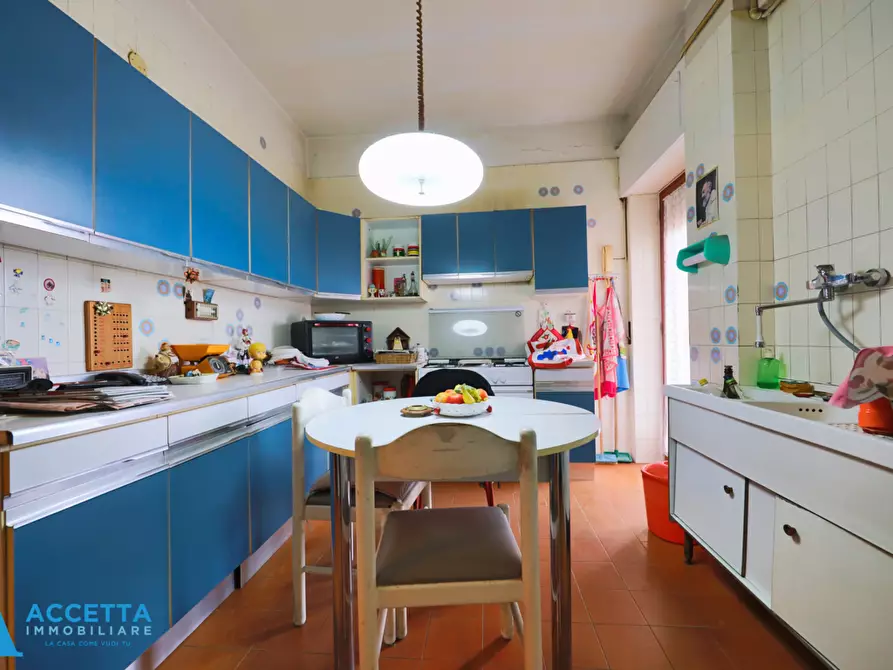 Immagine 18 di Trilocale in vendita  in Via Lago Trasimeno 5 a Taranto