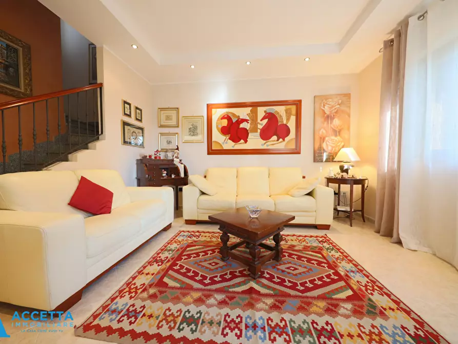 Immagine 3 di Villa in vendita  in Via Cantoni 20 a Taranto