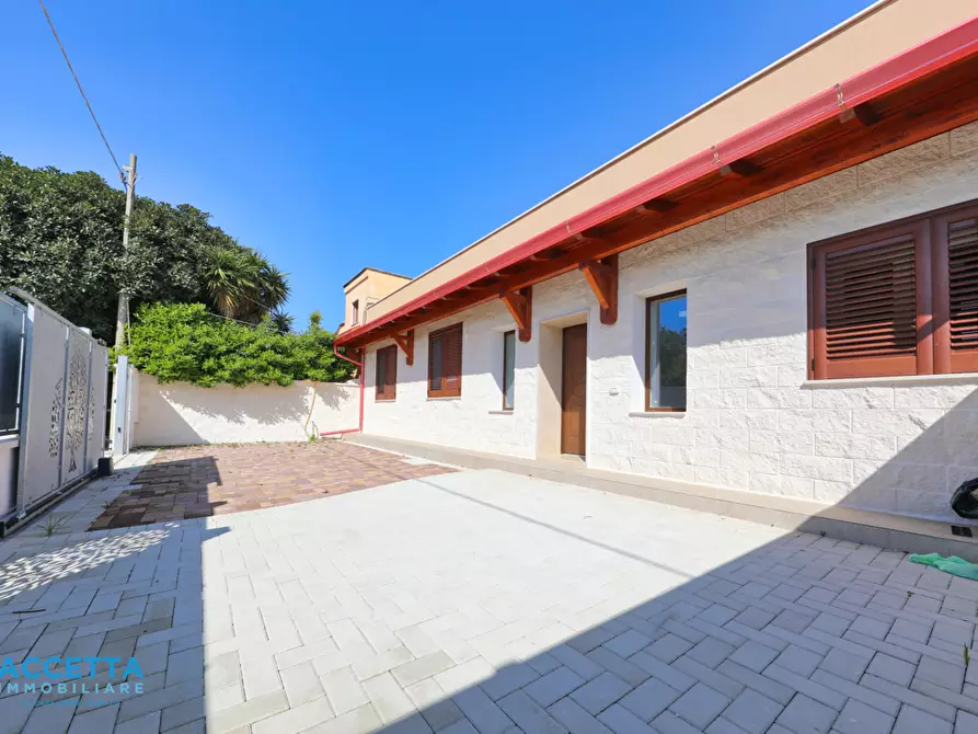 Immagine 5 di Villa in vendita  in Via Lorenzo il Magnifico a Taranto