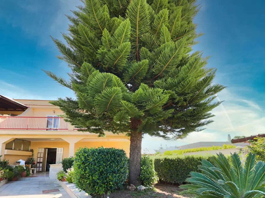 Immagine 4 di Villa in vendita  in Via Torpediniere a Taranto