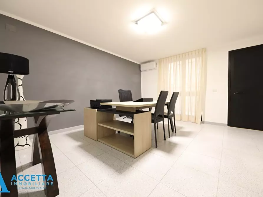 Immagine 3 di Ufficio in affitto  in Via Pisanelli a Taranto