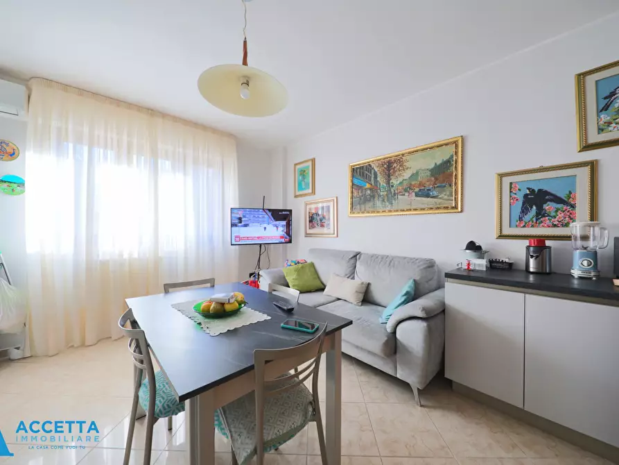 Immagine 7 di Quadrilocale in vendita  in Via Salinella 5 a Taranto