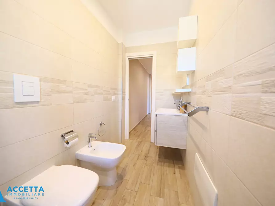 Immagine 12 di Trilocale in vendita  in Via Gattucci 13 a Taranto