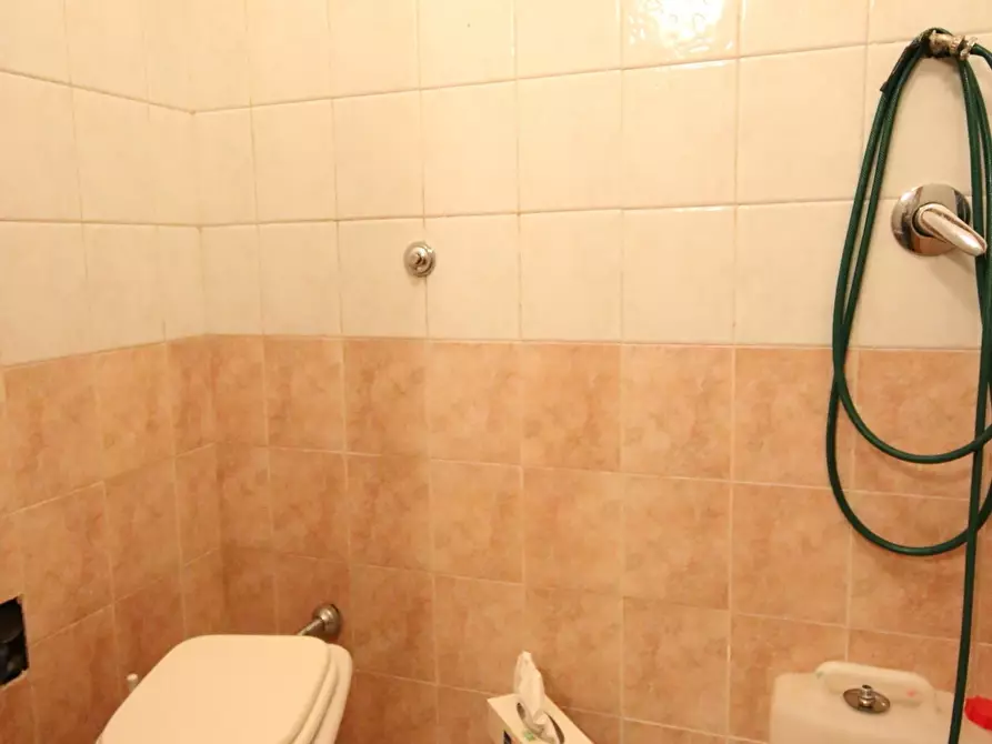 Immagine 15 di Locale commerciale in affitto  in Via Oberdan 31 a Taranto