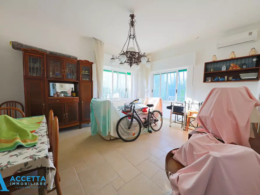Immagine 13 di Villa in vendita  in Via Delfini 55 a Taranto