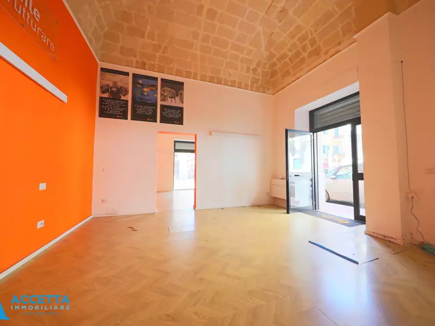 Immagine 10 di Locale commerciale in affitto  in Via Oberdan 31 a Taranto