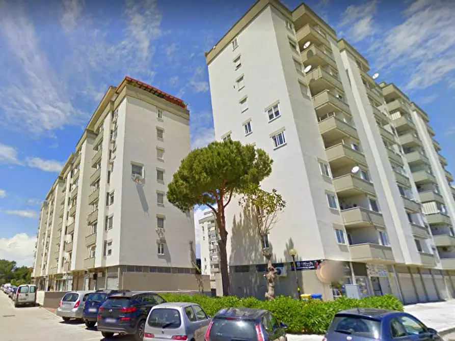 Immagine 26 di Locale commerciale in vendita  in Via Carlo Magno 20 a Taranto