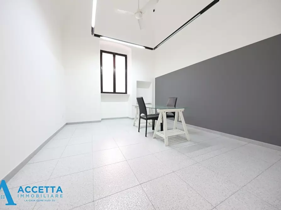 Immagine 5 di Ufficio in affitto  in Via Pisanelli a Taranto