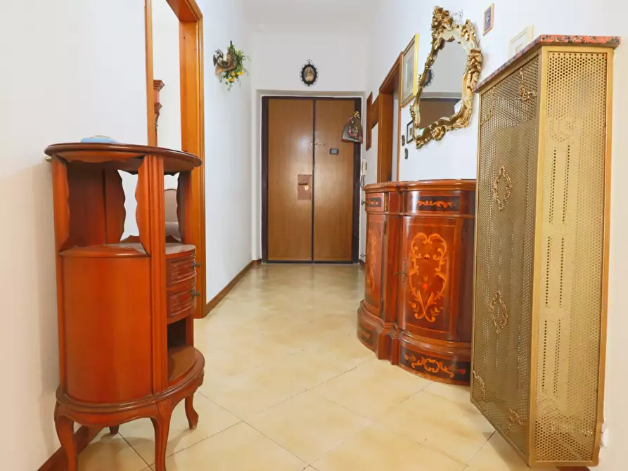 Immagine 9 di Quadrilocale in vendita  in Via della Croce 2 a Taranto