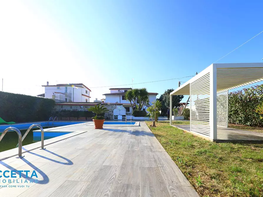 Immagine 4 di Villa in vendita  in via Sequoie a Leporano