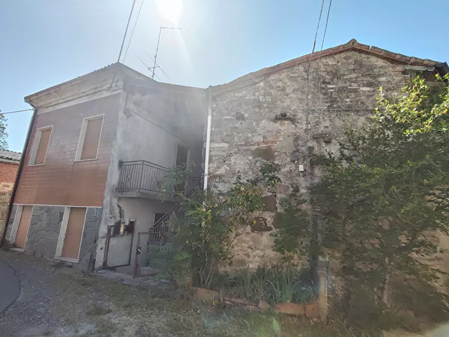 Immagine 1 di Porzione di casa in vendita  in Località Casa Perotti a Alta Val Tidone