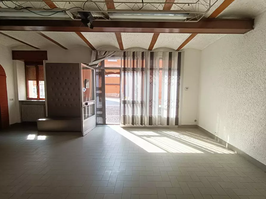 Immagine 8 di Locale commerciale in vendita  in Via Giovanni Capra a Pontenure