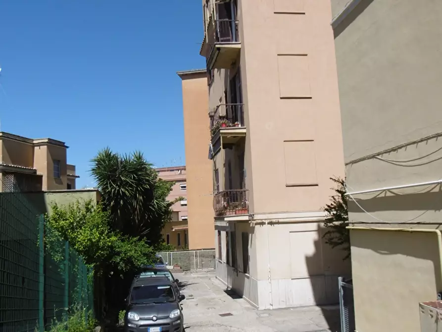 Immagine 17 di Trilocale in vendita  in PIAZZA DEI VISCONTI a Roma