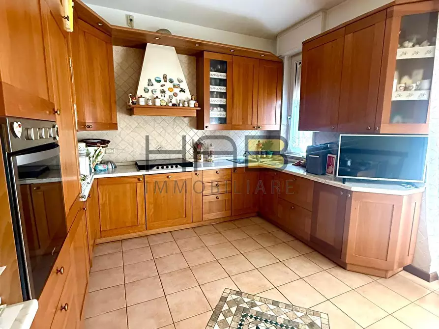 Immagine 3 di Trilocale in vendita  in Via Fratelli Ruffini a Busto Arsizio