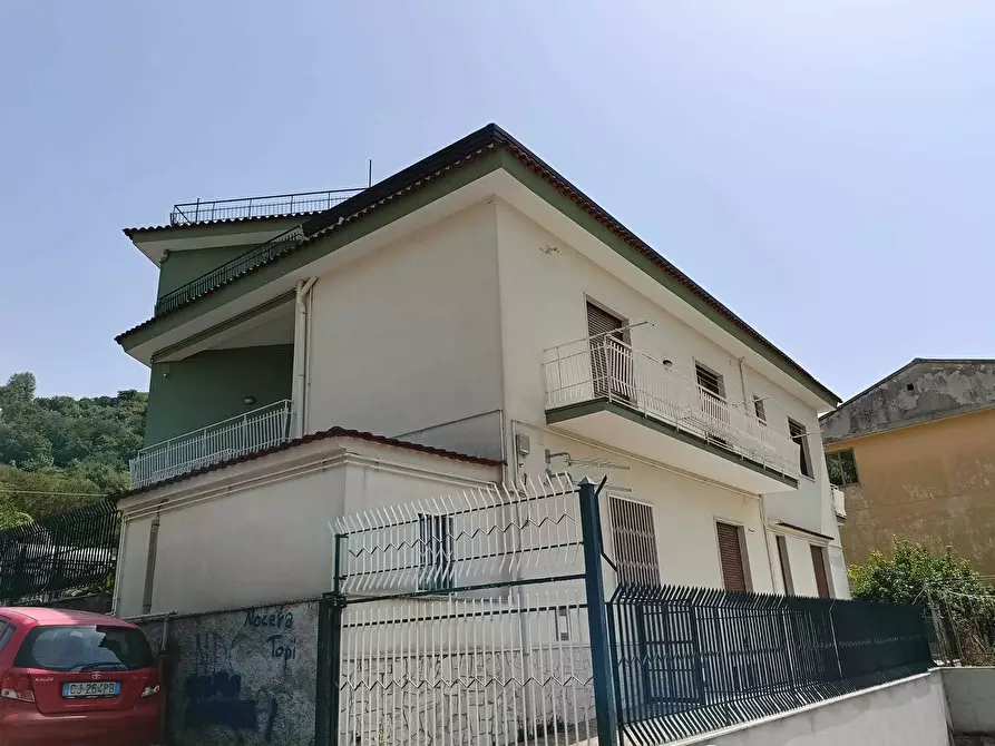 Immagine 5 di Pentalocale in vendita  in Via Giuseppe Vitale 64 a Cava De' Tirreni