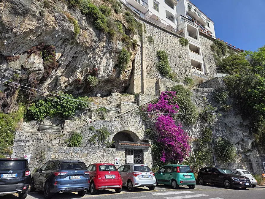 Immagine 3 di Pentalocale in vendita  in Via Mauro Comite 8 a Amalfi