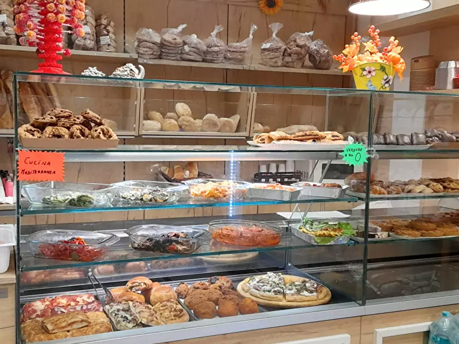 Immagine 3 di Attività commerciale in vendita  in Via martiri d'ungheria a Scafati