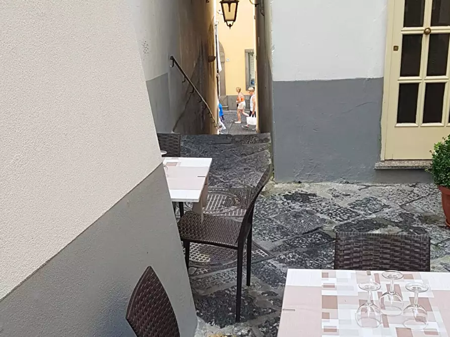 Immagine 11 di Locale commerciale in vendita  in Via Lorenzo D'Amalfi a Amalfi