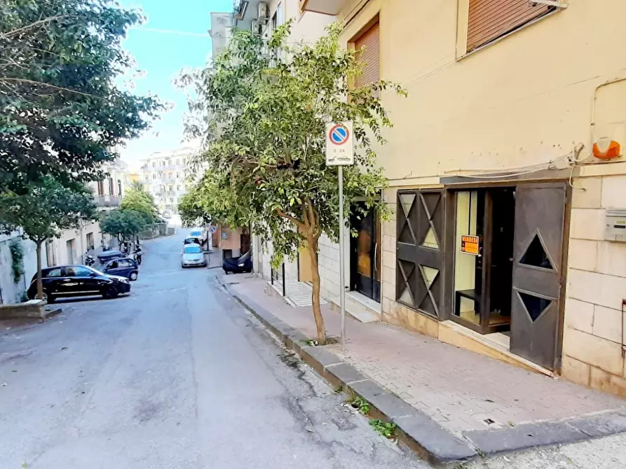 Immagine 8 di Locale commerciale in vendita  in Via Sant'Eremita 27 a Salerno