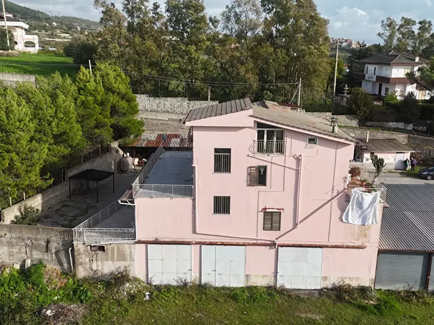 Immagine 11 di Casa trifamiliare in vendita  in via del giubileo duemila 8 a Giffoni Valle Piana