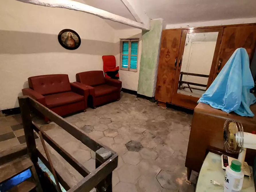 Immagine 69 di Pentalocale in vendita  in Via Campi 7 a Serra Riccò