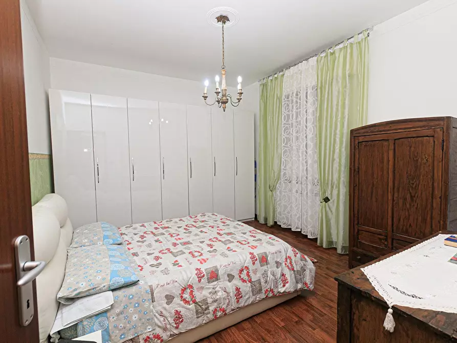 Immagine 12 di Bilocale in vendita  a Campomorone