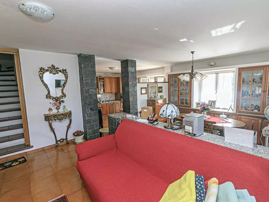 Immagine 12 di Pentalocale in vendita  in Via Costigliolo a Mignanego