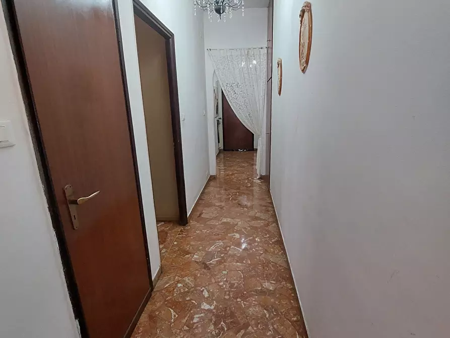 Immagine 23 di Trilocale in vendita  a Serra Riccò