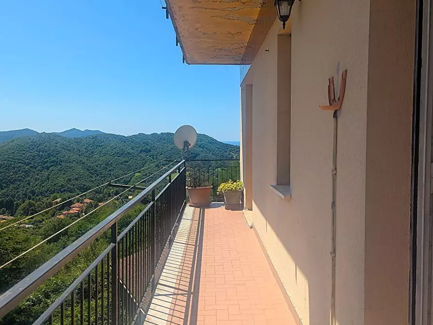 Immagine 1 di Trilocale in vendita  in Via XXV Aprile 28 a Mignanego