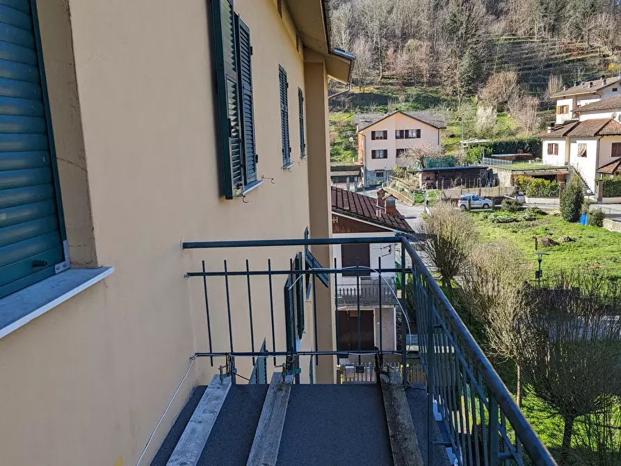 Immagine 56 di Quadrilocale in vendita  in Via Padre Francesco Borghero 33 a Ronco Scrivia