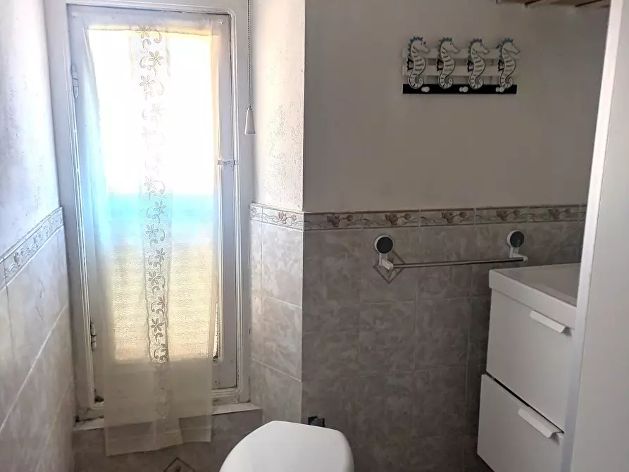 Immagine 10 di Bilocale in vendita  in Via Beata Chiara 10 a Genova