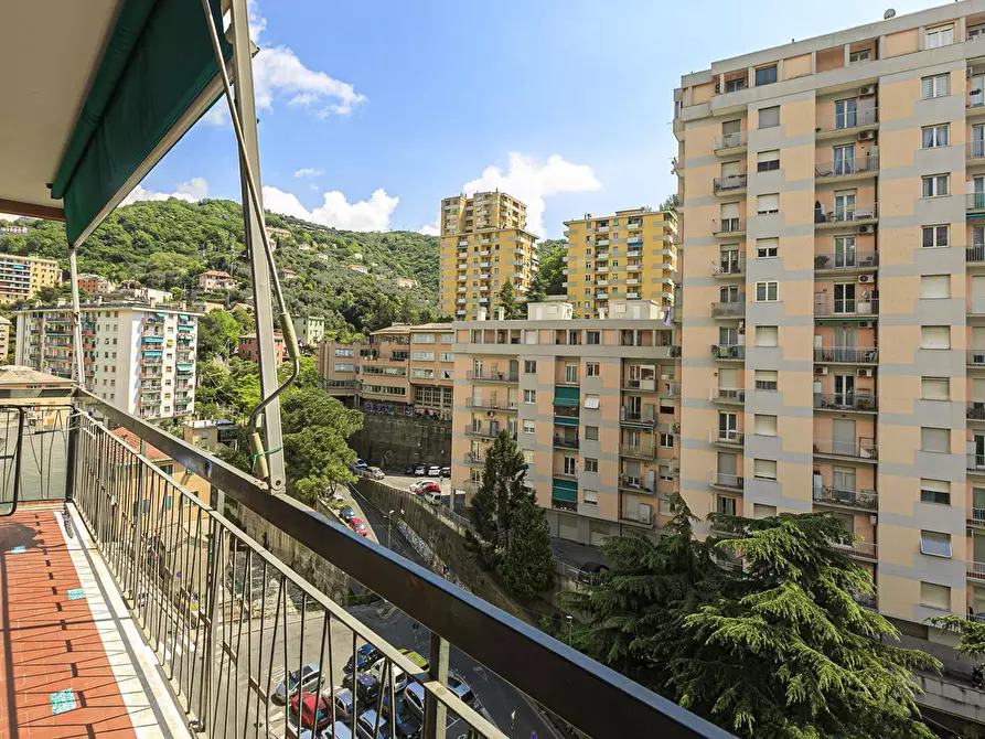 Immagine 1 di Trilocale in vendita  in Via Piero Pinetti 66 B a Genova