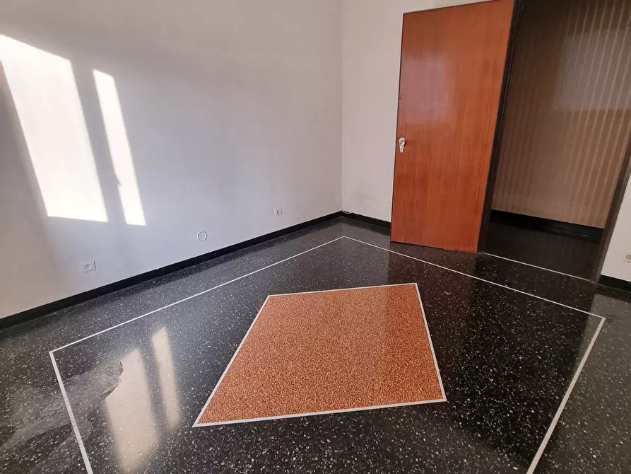 Immagine 12 di Pentalocale in vendita  in Via Paolo Anfossi 68c a Genova